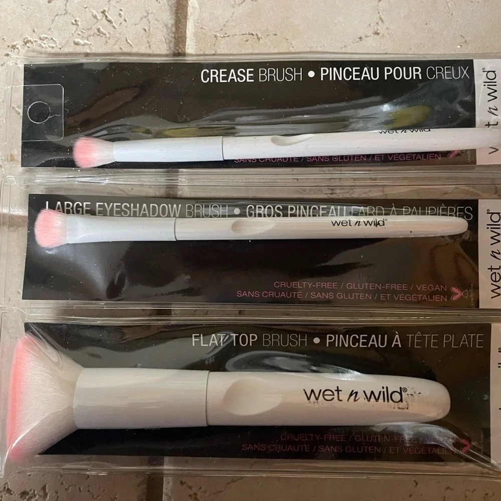 Random makeup brushes - Picture 3 of 7